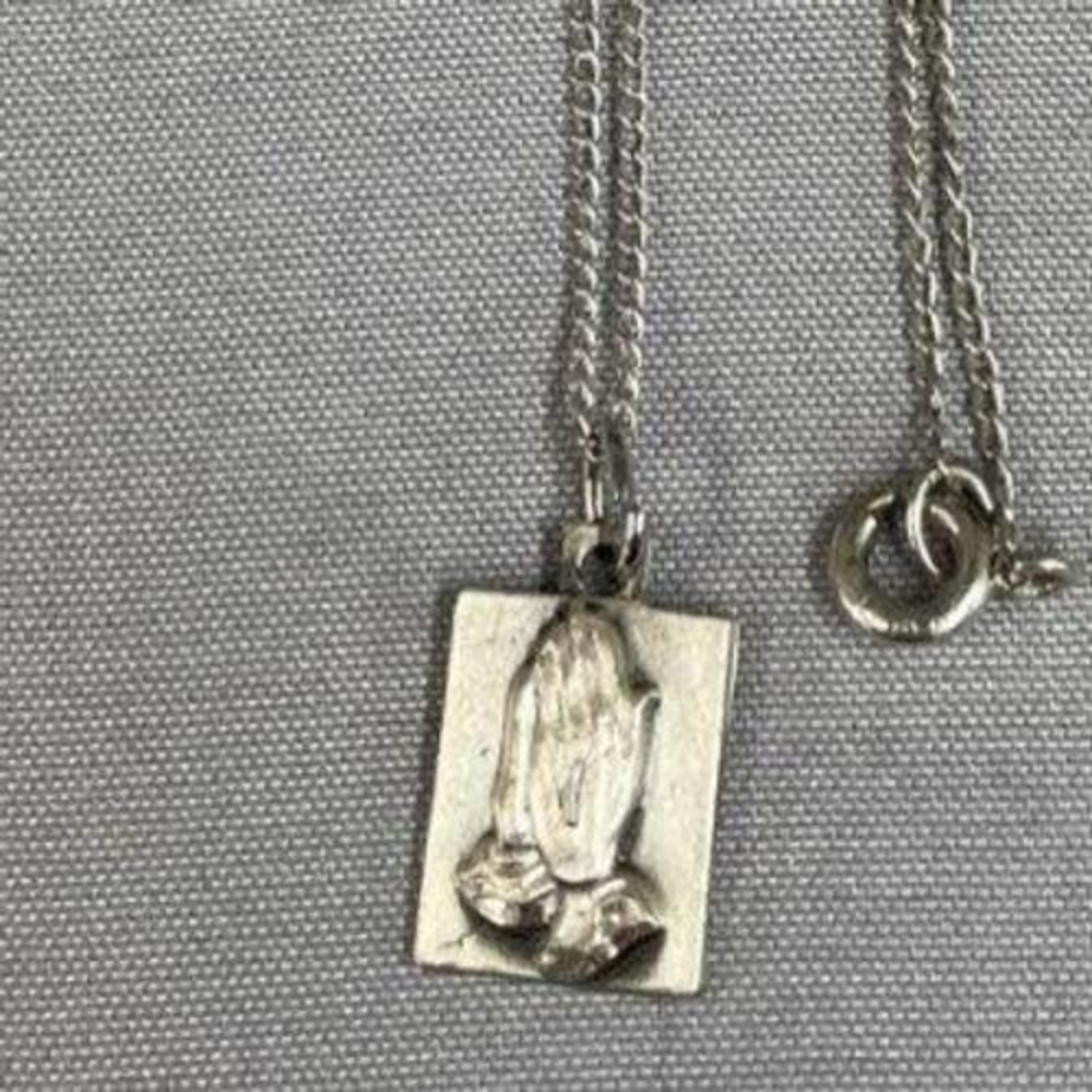 Regina Sterling Silver Praying Hands Pendant Necklace 925 Religious Charm 16in